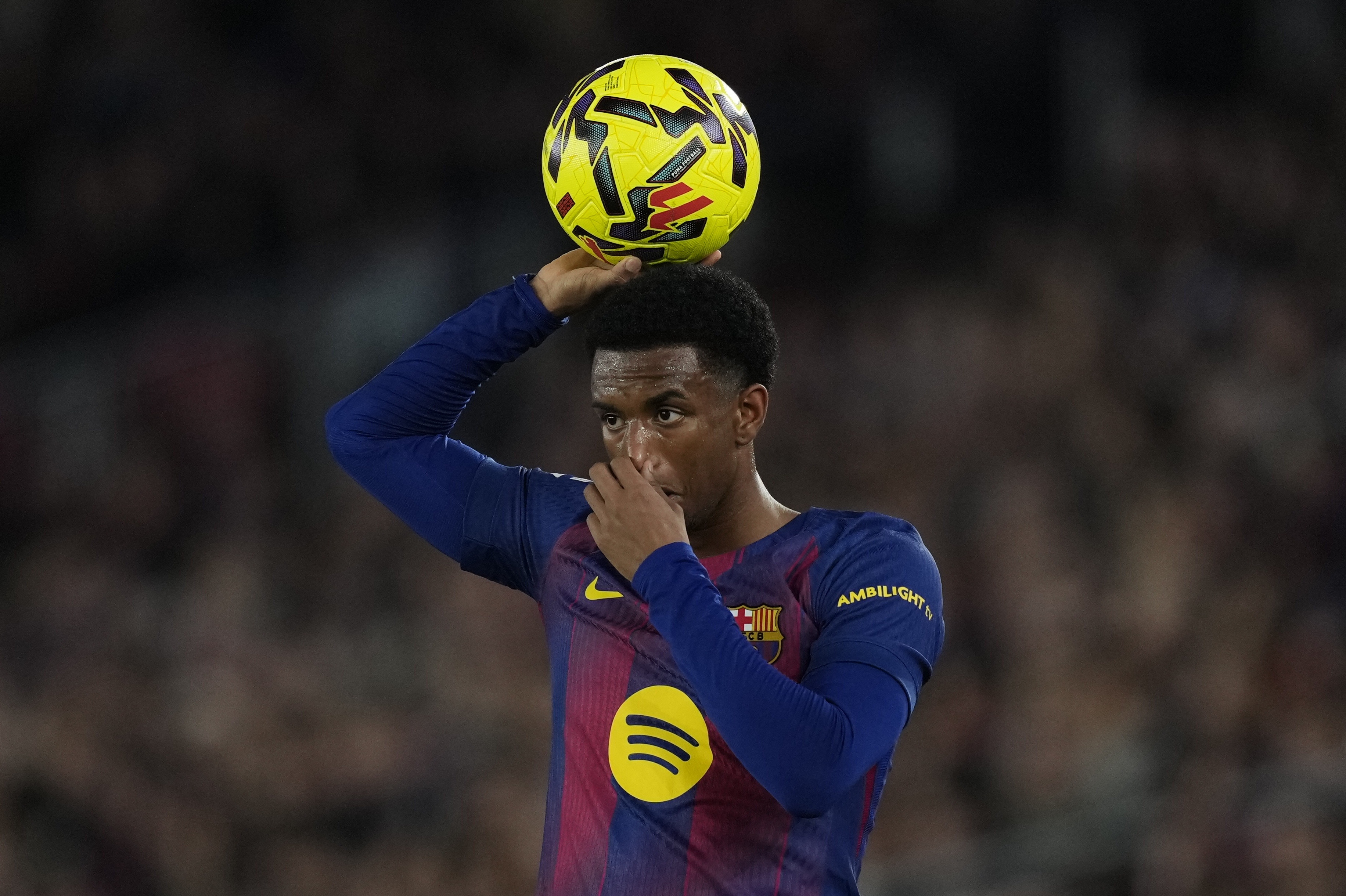 kaiyun-巴尔德与球迷互动：梅西是我希望回巴萨的传奇，亨利是儿时的偶像